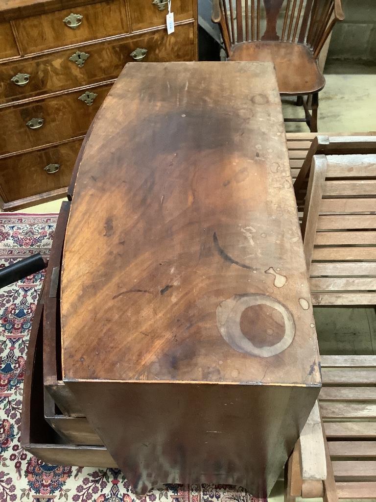 A Regency mahogany bow-fronted chest of drawers